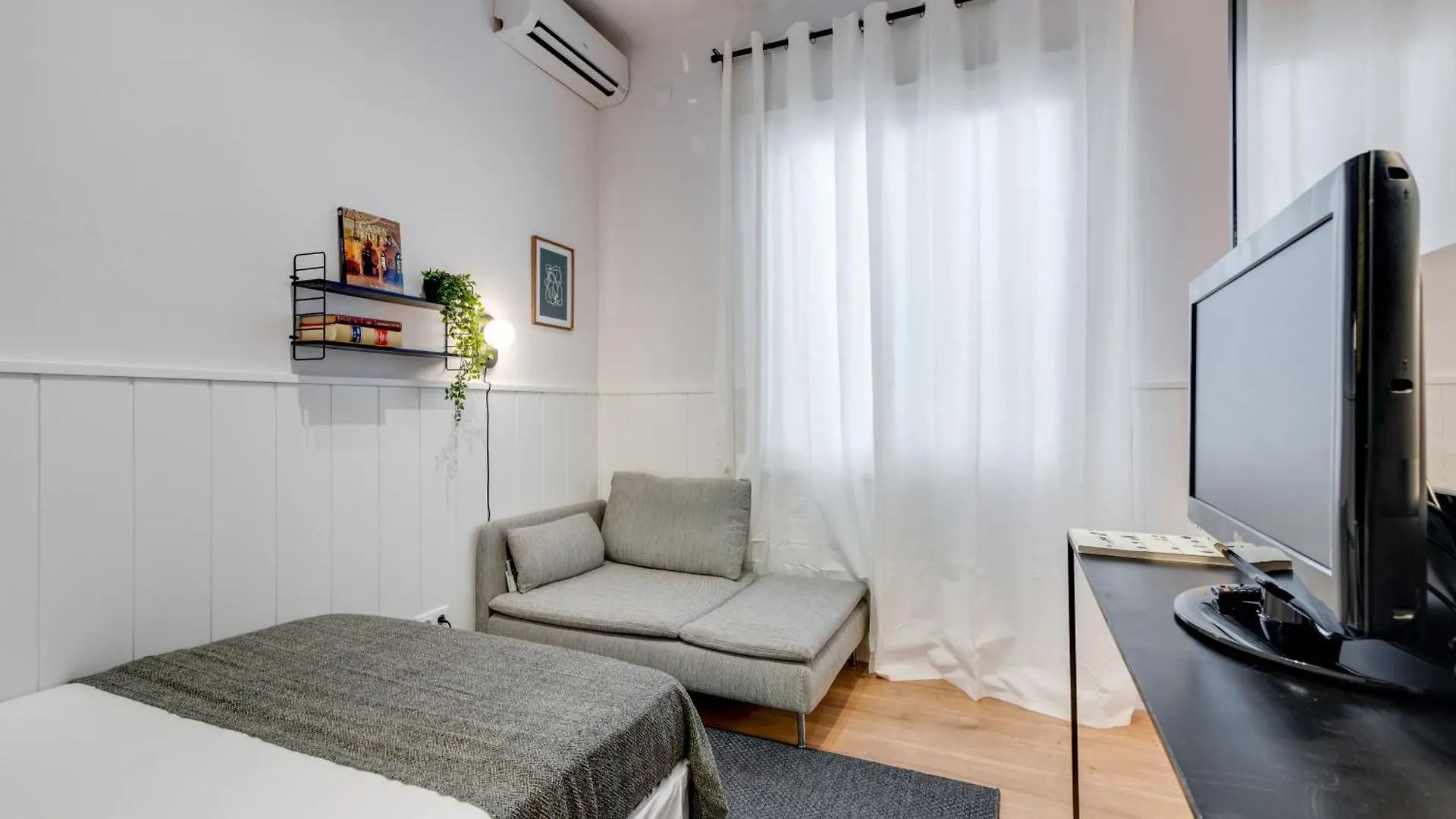 Caterina Reina Cristina 1 Apartment Barcelona Spain